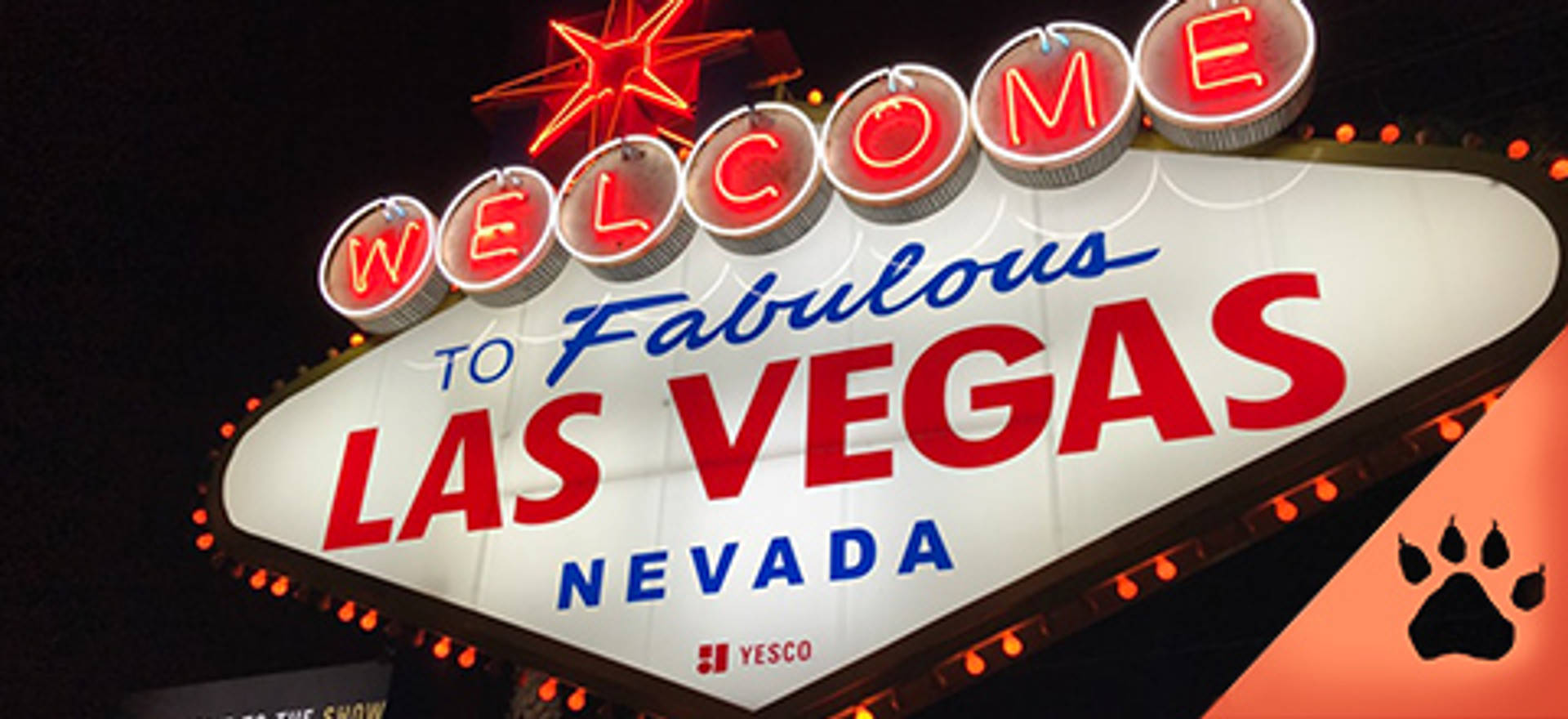 Cartello luminoso "Welcome to Fabulous Las Vegas, Nevada" di notte.